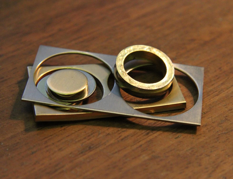 Production of wedding rings in Schmuckgarten - plug-in solder rings - punching out - ring with punching residue