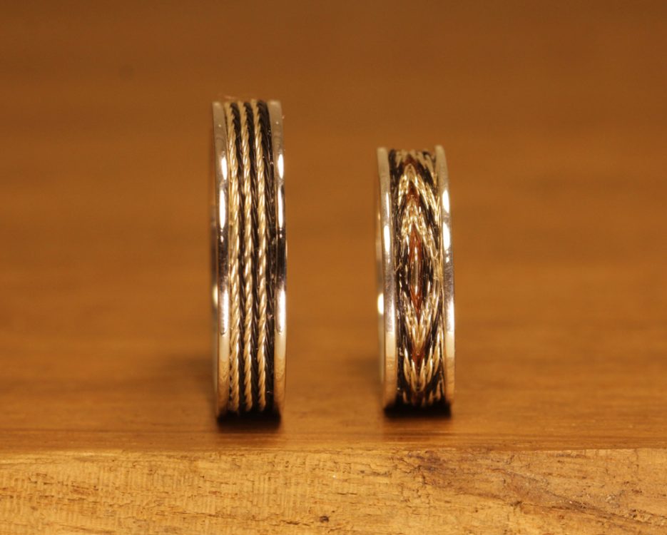 gioielli in crine di cavallo - 2 anelli in argento con filo d'argento intrecciato e crine di cavallo