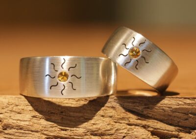 Sonnen-Ringe aus Silber mit gelben Stein