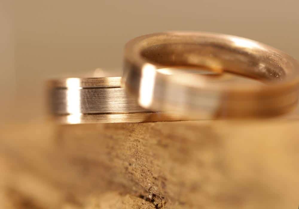 Image 176: Two-tone wedding rings, angular, matt surface.