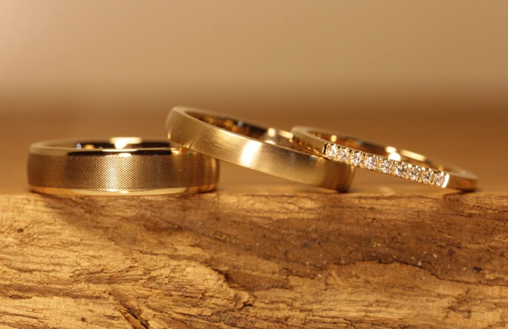 Imagen 178: Haz tus propios anillos de boda en el jardín de joyas de Stolberg, anillos de boda de oro rosa con anillo apilable.