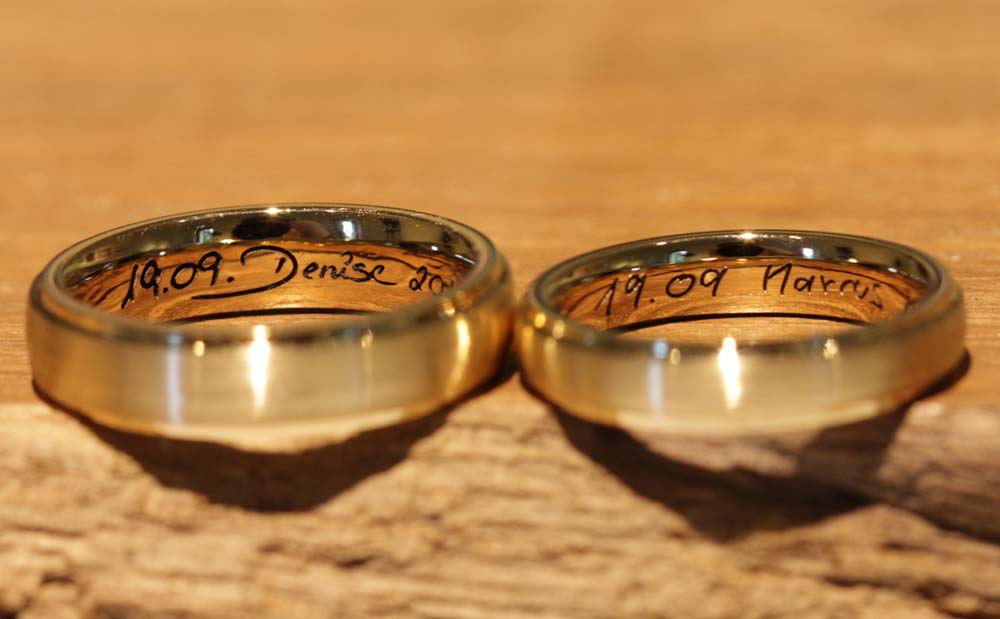Laser engraving of your handwriting in gold wedding rings