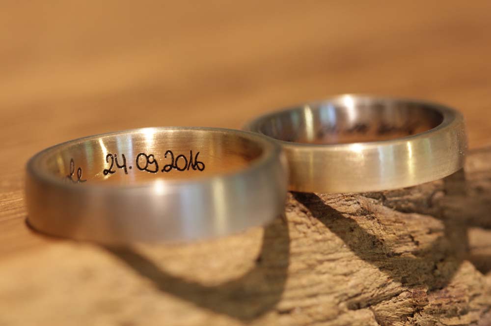 solder rings wedding rings gray gold rose gold with laser engraving customer handwriting