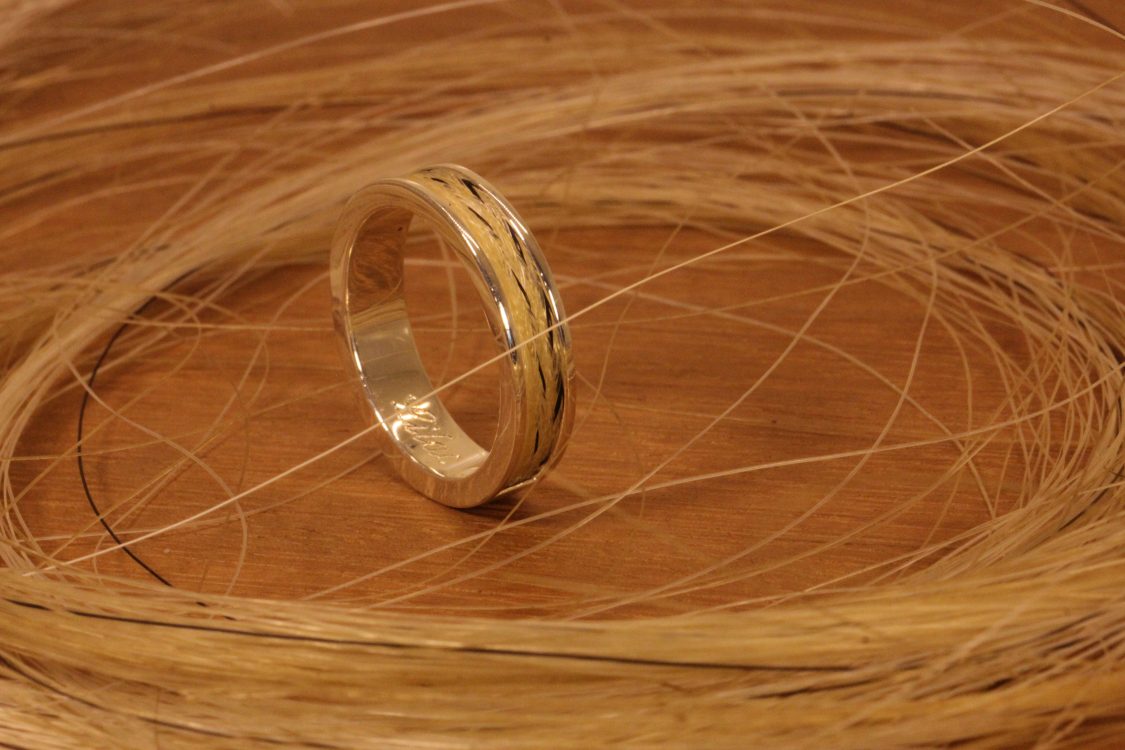 schmaler silber ring mit gewebten pferdehaar nrw