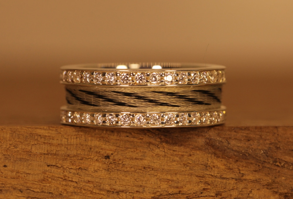 Jewelry ring with horse hair and zirconia
