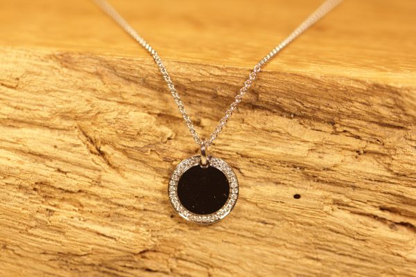 Circle pendant with diamonds 12mm (1)