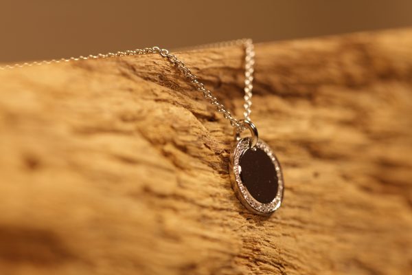 Circle pendant with diamonds 12mm (2)