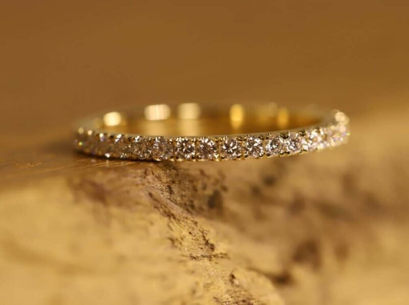 Anello in oro rosa 585 con diamanti taglio brillante da 0,01 ct su montatura a corona 1/1