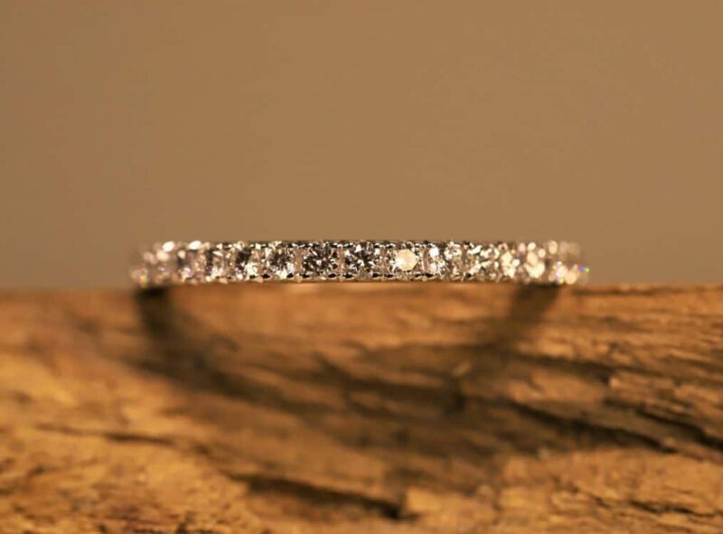 Beisteckring en oro blanco 585 con 0.018ct diamantes talla brillante en un engaste de 1/2 corona