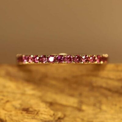 Anello in oro rosa 585 con diamanti rosa taglio brillante da 0,015 ct (trattati) in una montatura a mezza corona