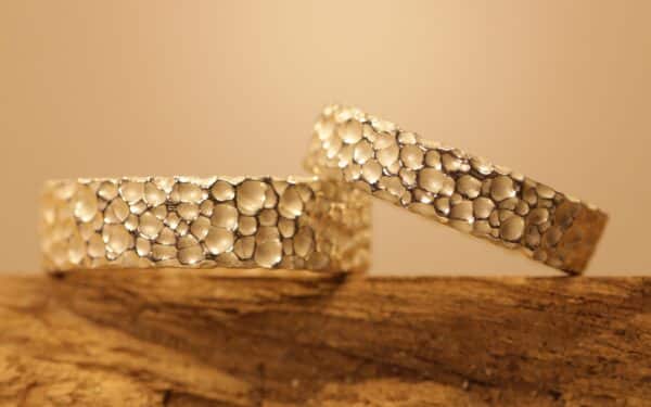 Anillos de boda excepcionales hechos de burbujas superficiales de plata 925