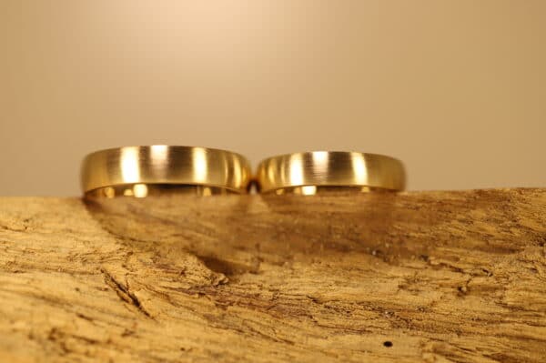 Wedding rings made of 585 yellow gold classic outside polished matt inside