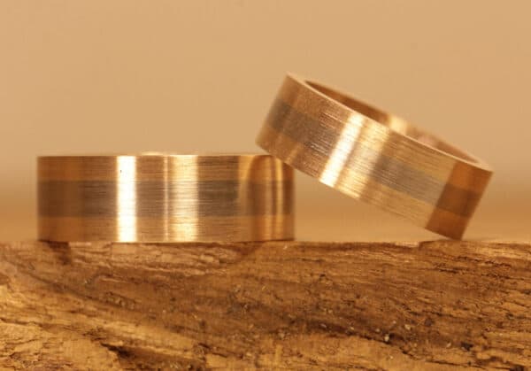 Fedi nuziali larghe, anelli a disco nel mezzo, oro grigio 585 e sopra e oro rosso sotto
