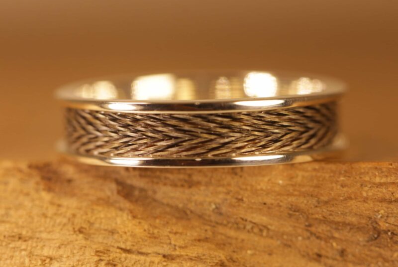 Horse hair ring in polished silver