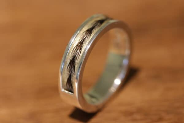 Pferde Haar Schmuck, Ring in Silber mit gewebtem Pferdehaar