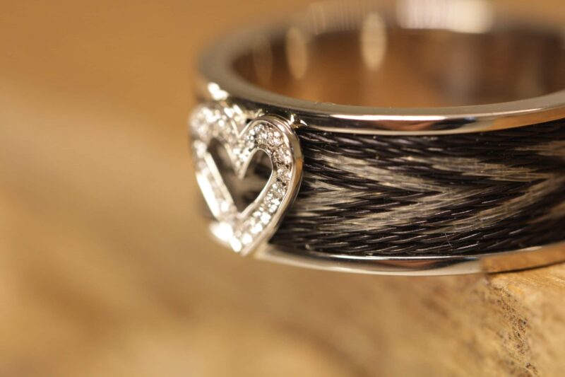 Horse hair ring 585 white gold with heart and diamonds