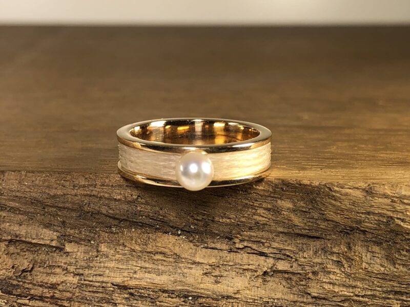 Horse hair ring 585 rose gold with pearl