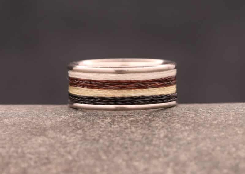 ring mit kompfort modell in 585er graugold und gewebten pferdehaaren hergestellt schmuckgarten