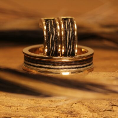 Conjunto de anillo y aros de crin de caballo en oro rosa 585
