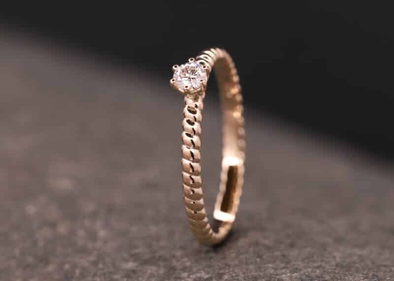 anello di fidanzamento in oro rosa con diamante del schmuckgarten