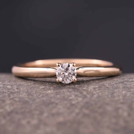 schoener verlobungs ring in rosegold mit diamant in 4-krappen-fassung schmuckgarten aachen