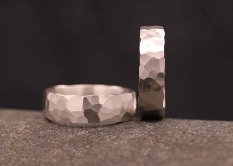 anillos de plata toscamente forjados - anillos de amistad anillos de boda