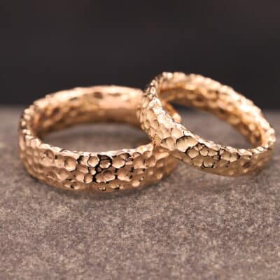 "bubbles" wedding rings made of gold - made in the schmuckgarten