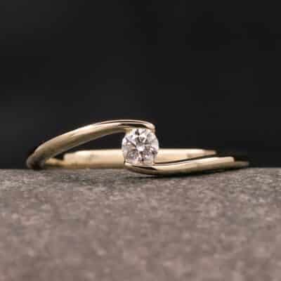 verlobung ring in 585 gelb gold mit 0,17ct synthetischem diamanten in brillantschliff
