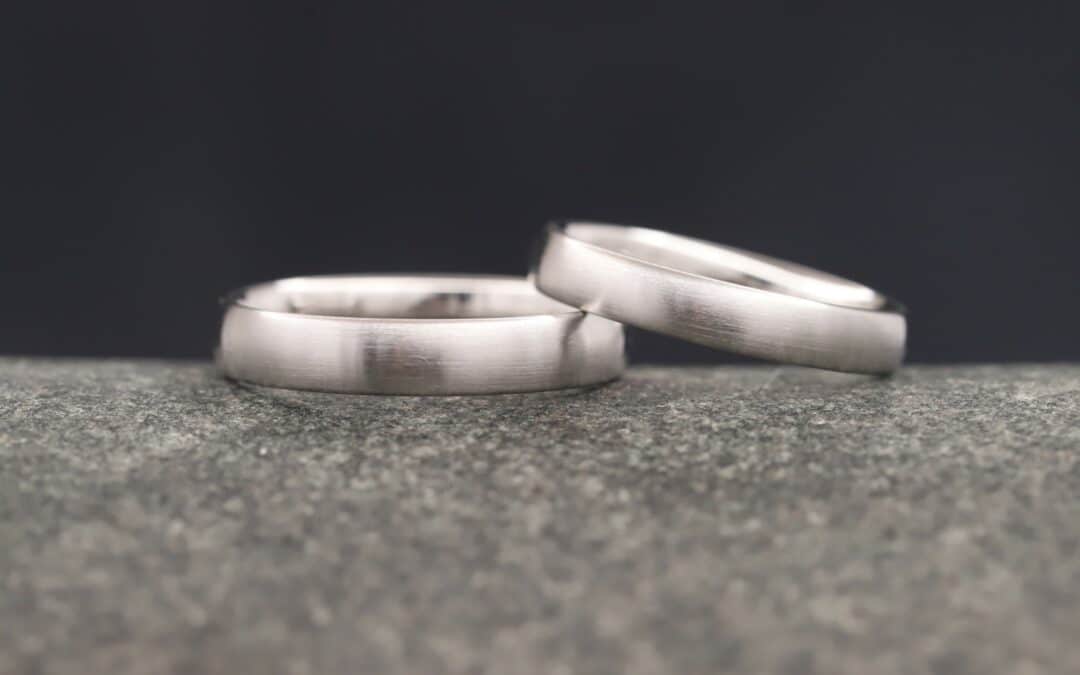 Trauringe in 950er Platin Ovales Profil mit 1,5mm Stärke