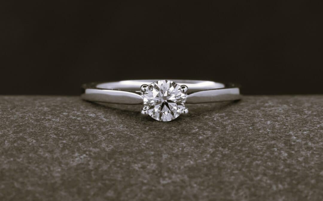 Verlobungsring 585er Weißgold mit 0,45ct synthetischem Brillanten