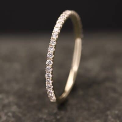 Beisteckring mit Krönchenfassung in 585er Gelbgold mit synthetischen Brillanten je 0,01ct