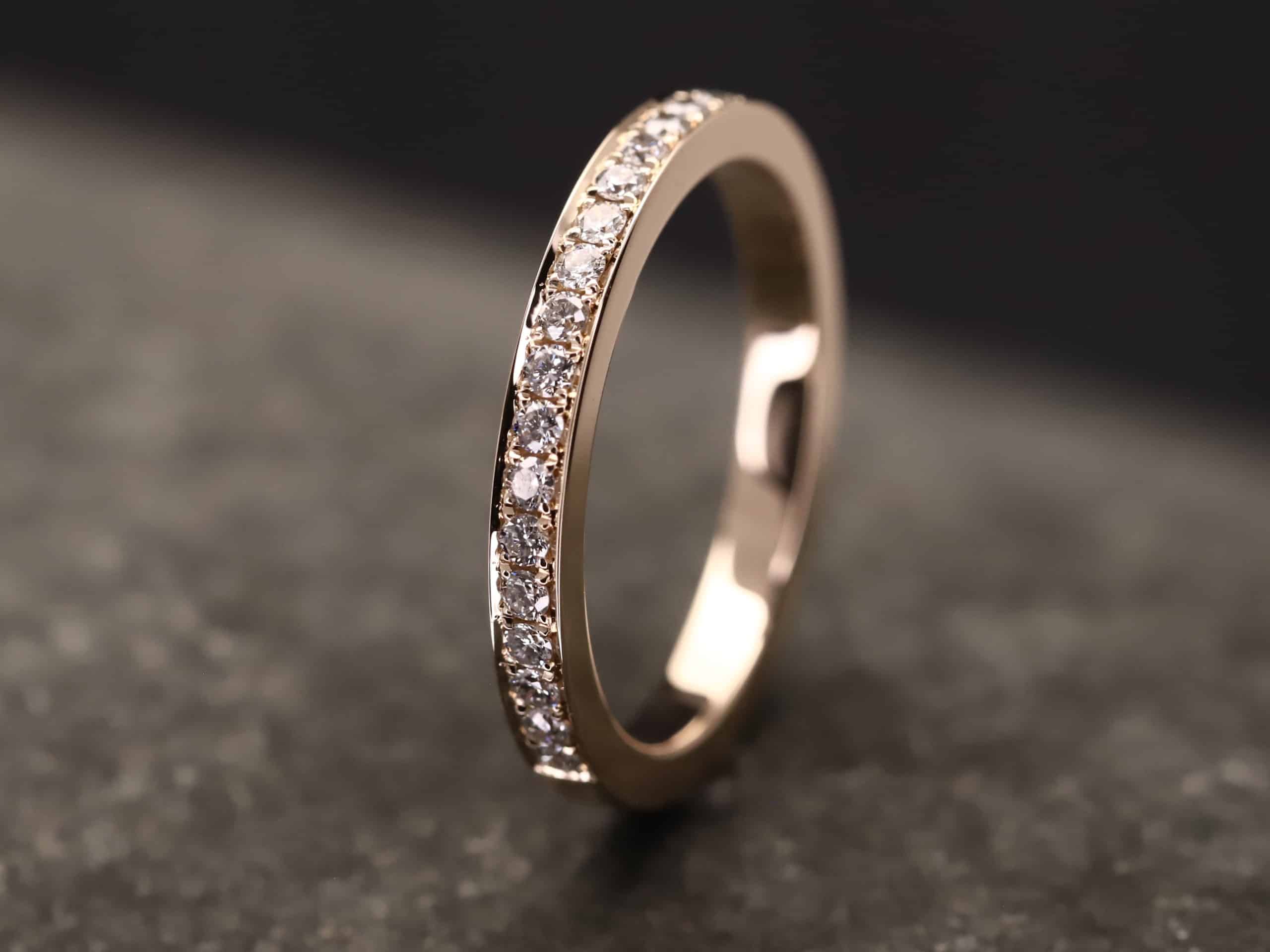 Beisteckring mit Fadenfassung in 585er Rosegold mit synthetischen Brillanten je 0,015ct
