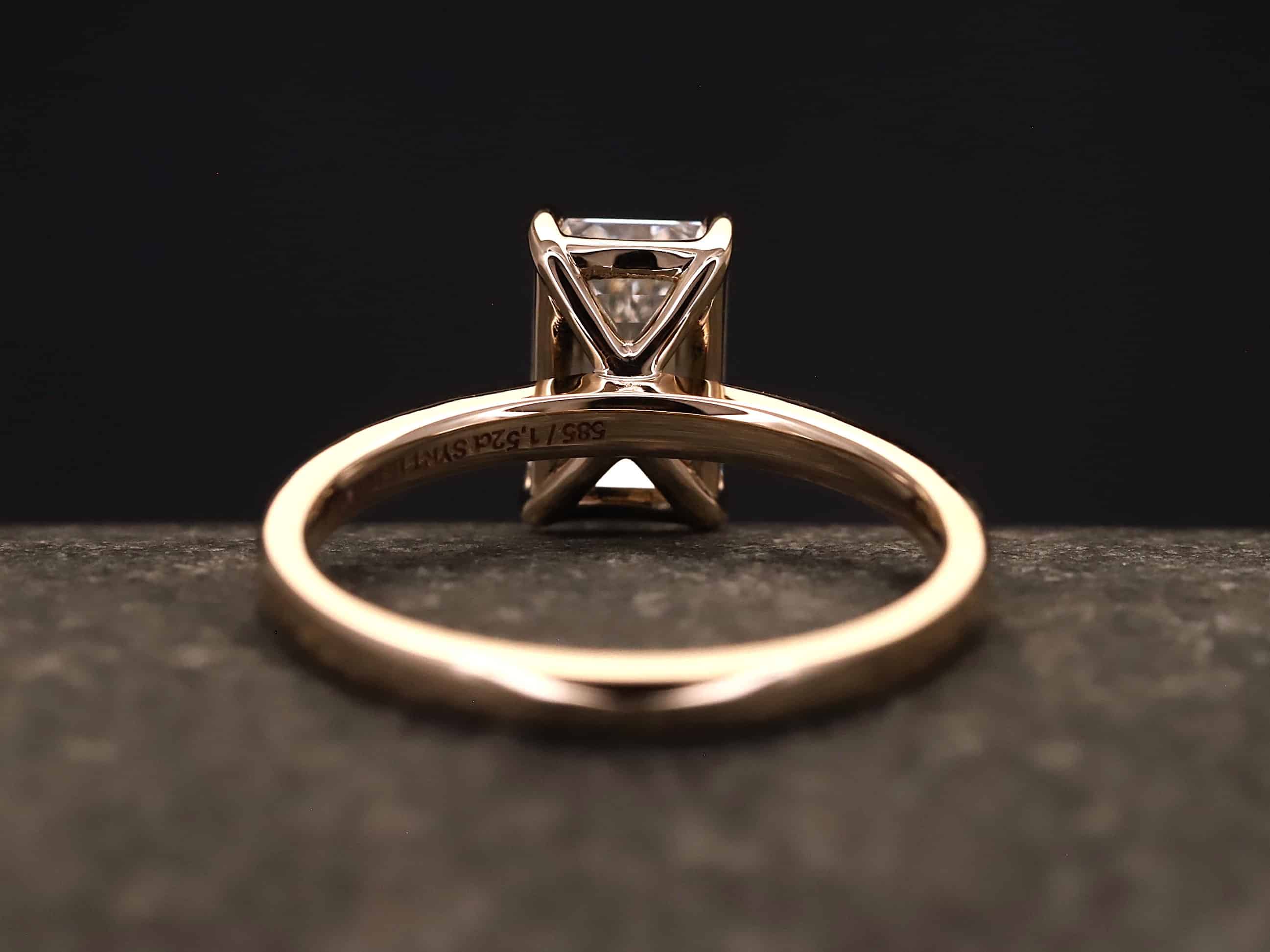 Verlobungsring 585er Rosegold mit 1,5 ct synthetischem Diamanten im Smaragd Schliff - Emerald Cut – Bild 6