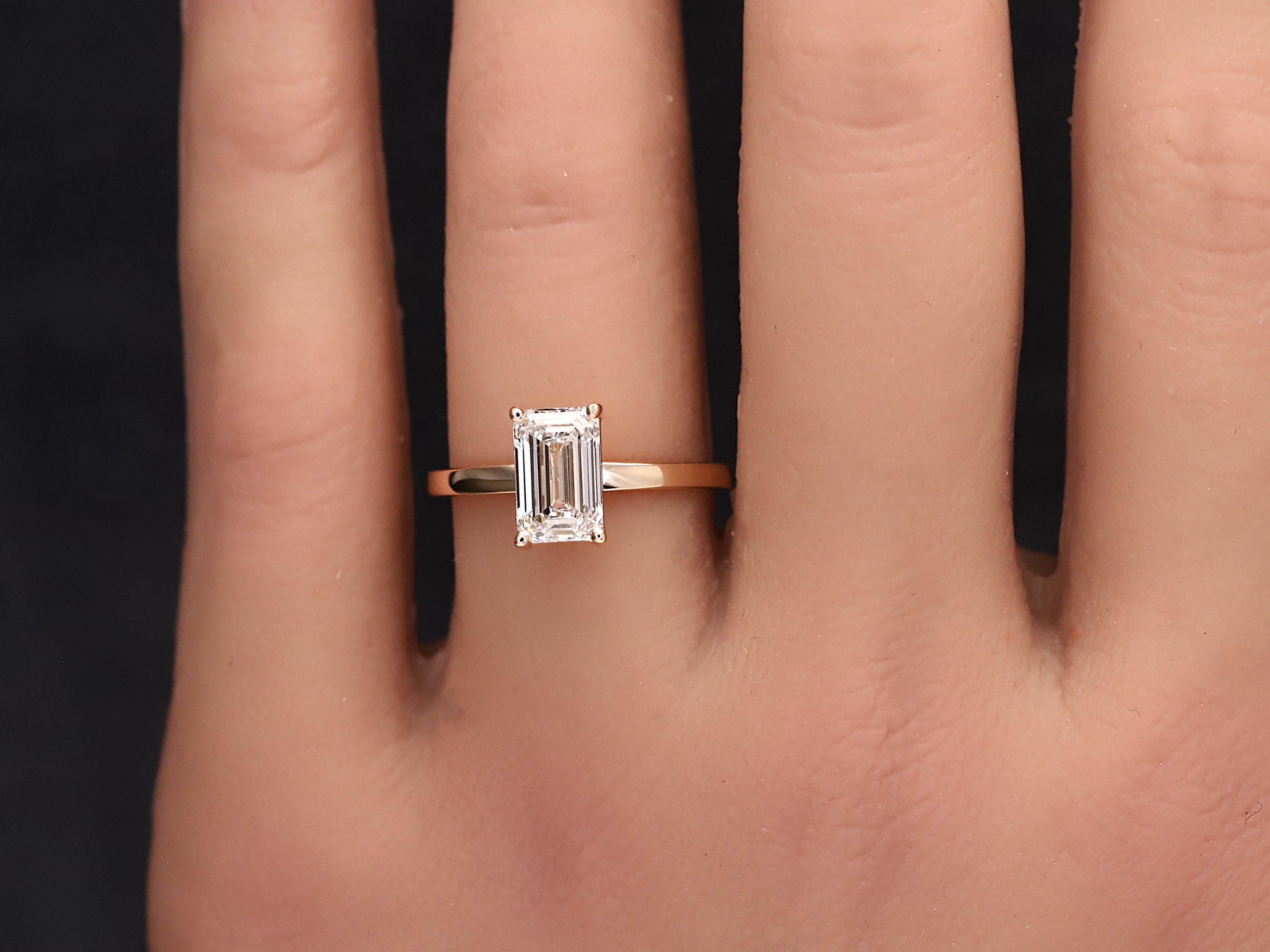 Verlobungsring 585er Rosegold mit 1,5 ct synthetischem Diamanten im Smaragd Schliff - Emerald Cut – Bild 8