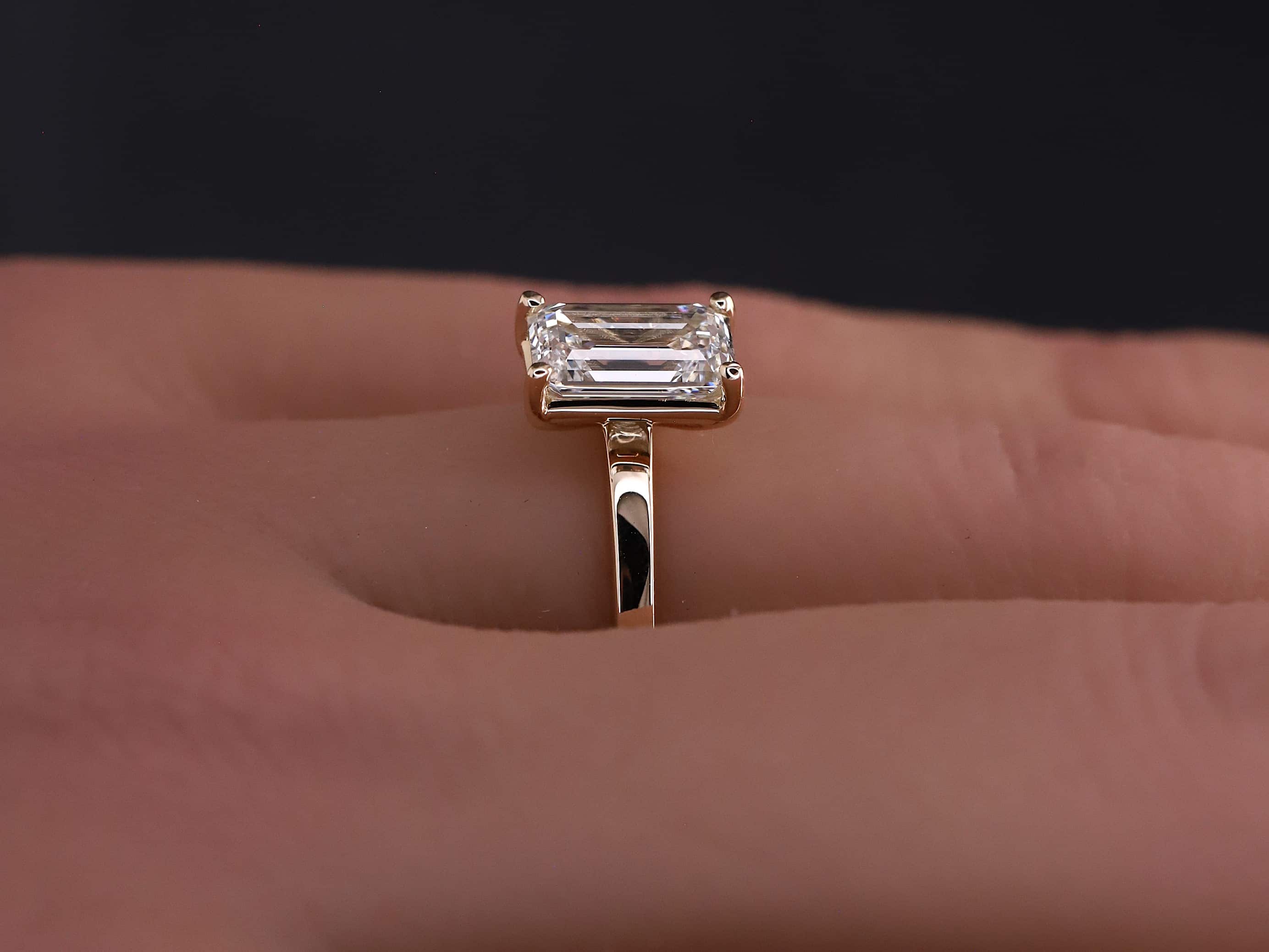 Verlobungsring 585er Rosegold mit 1,5 ct synthetischem Diamanten im Smaragd Schliff - Emerald Cut – Bild 10