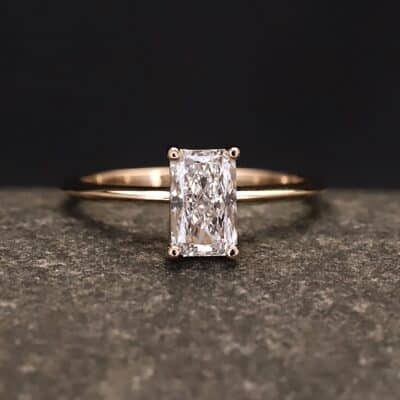 Verlobungsring 585er Rosegold mit 1 ct synthetischem Diamanten im Radiant Schliff