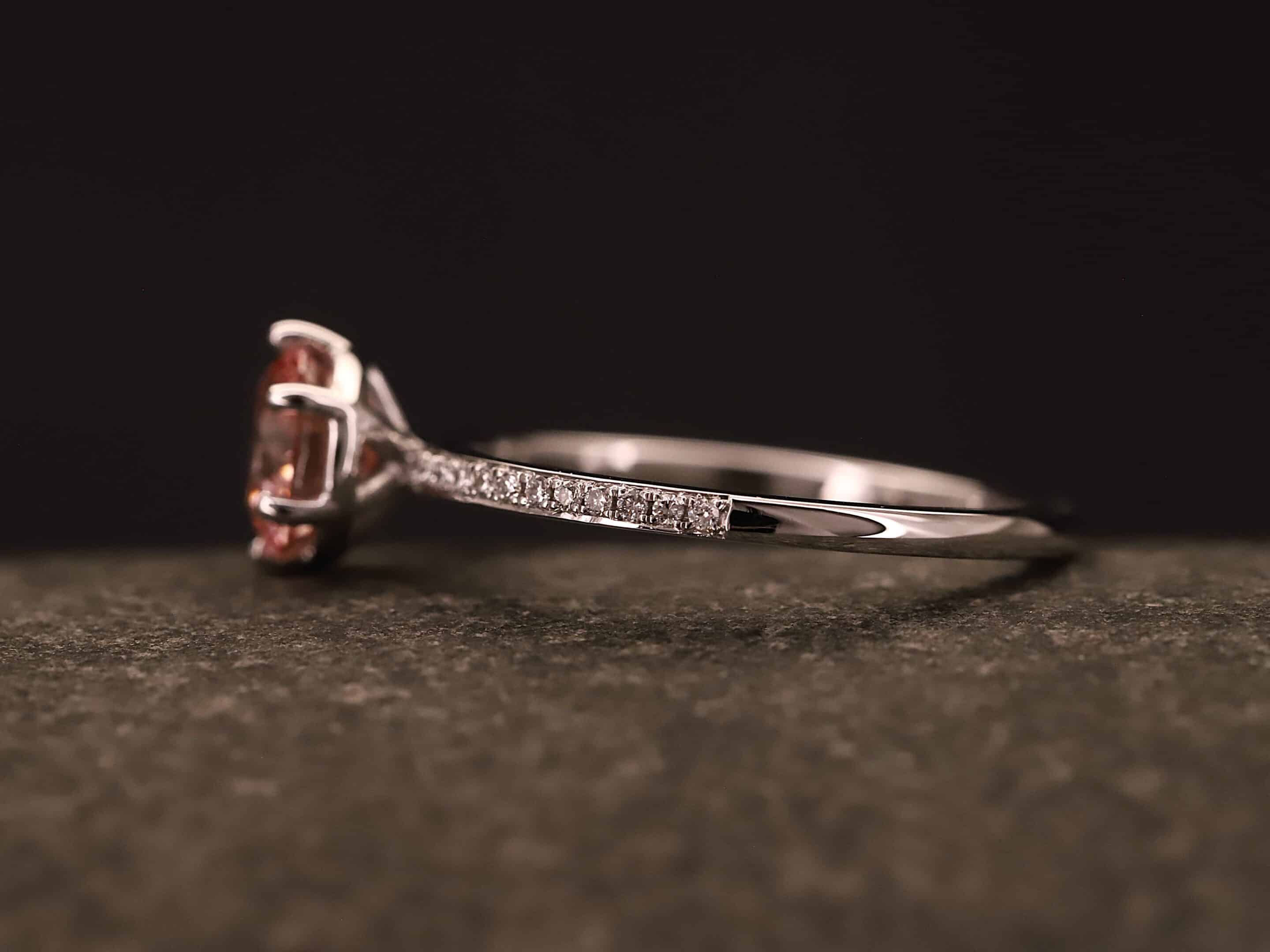Verlobungsring 585er Weißgold mit 1 ct synthetischem Diamanten im Brillant Schliff in der Farbe Pink – Bild 9